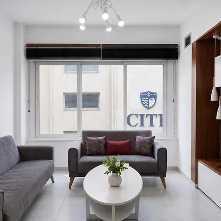 Modern 1 Bedroom Apartment, Buka Hospitality